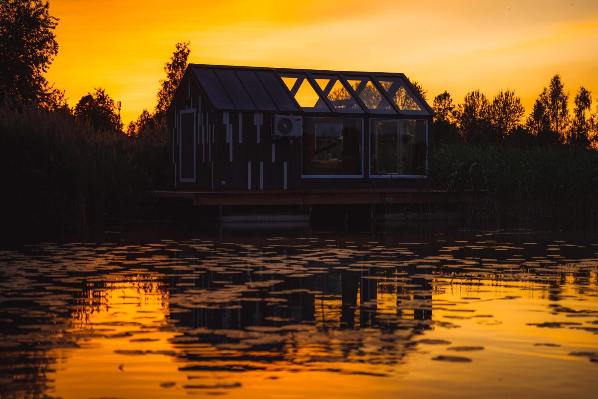 Million Star Hotel Latgale Nastrova المظهر الخارجي الصورة